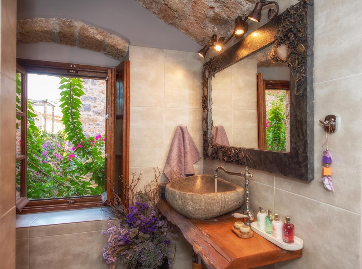 Casa Felicia-The Castle Mansion Villa โมเน็มวาซี ภายนอก รูปภาพ